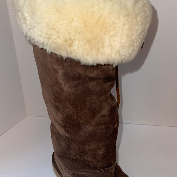 UGG Australia Limited Edition Suede Side Lace Up Boots - Picture 14 of 16